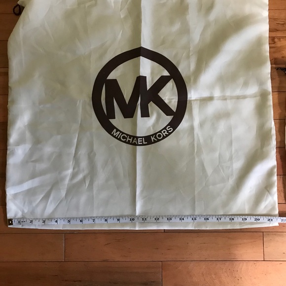Set of Michael Kors Dust Bags - Picture 4 of 5